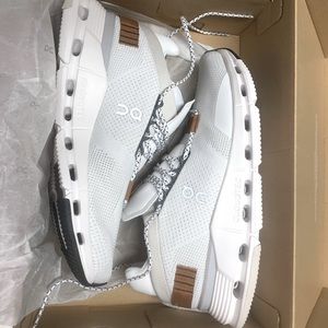 Women’s On Cloud Cloudnova White/Pearl Size 8 Like New
